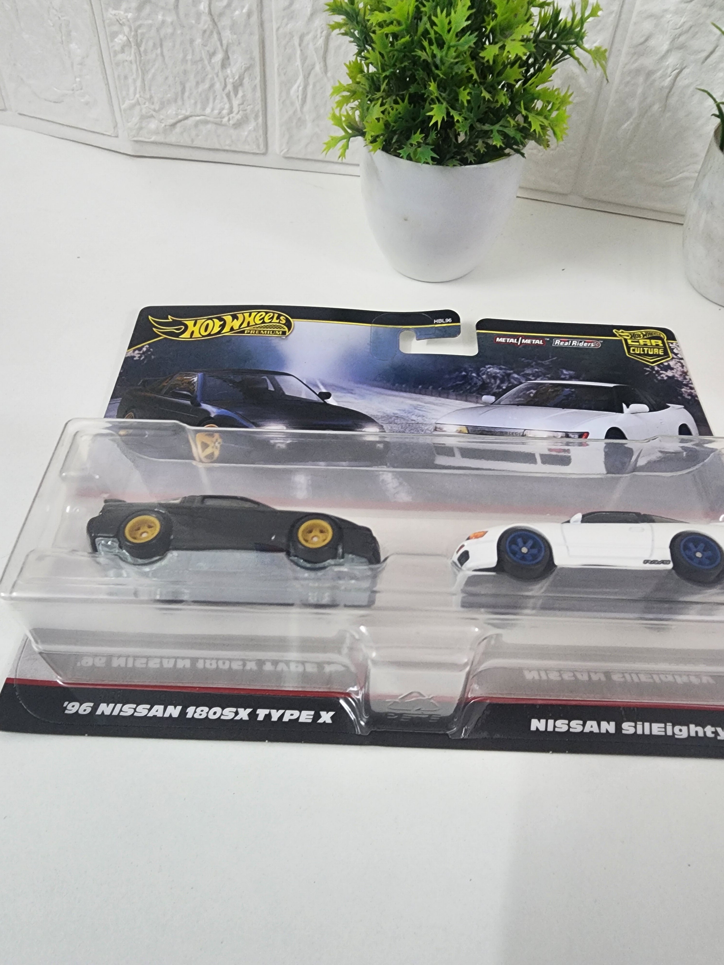 Hot wheels(set of 2)