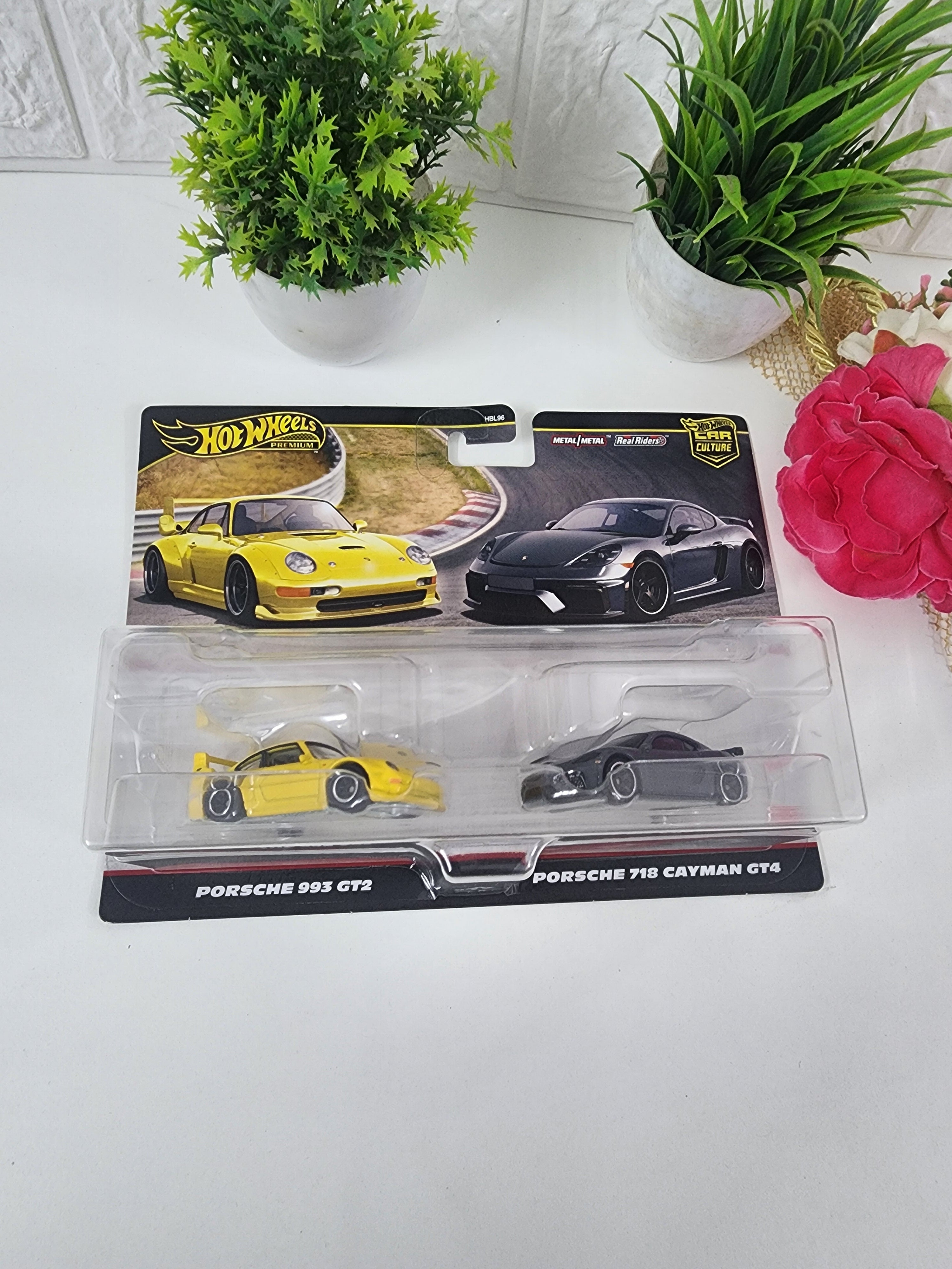 Hot wheels(set of 2)