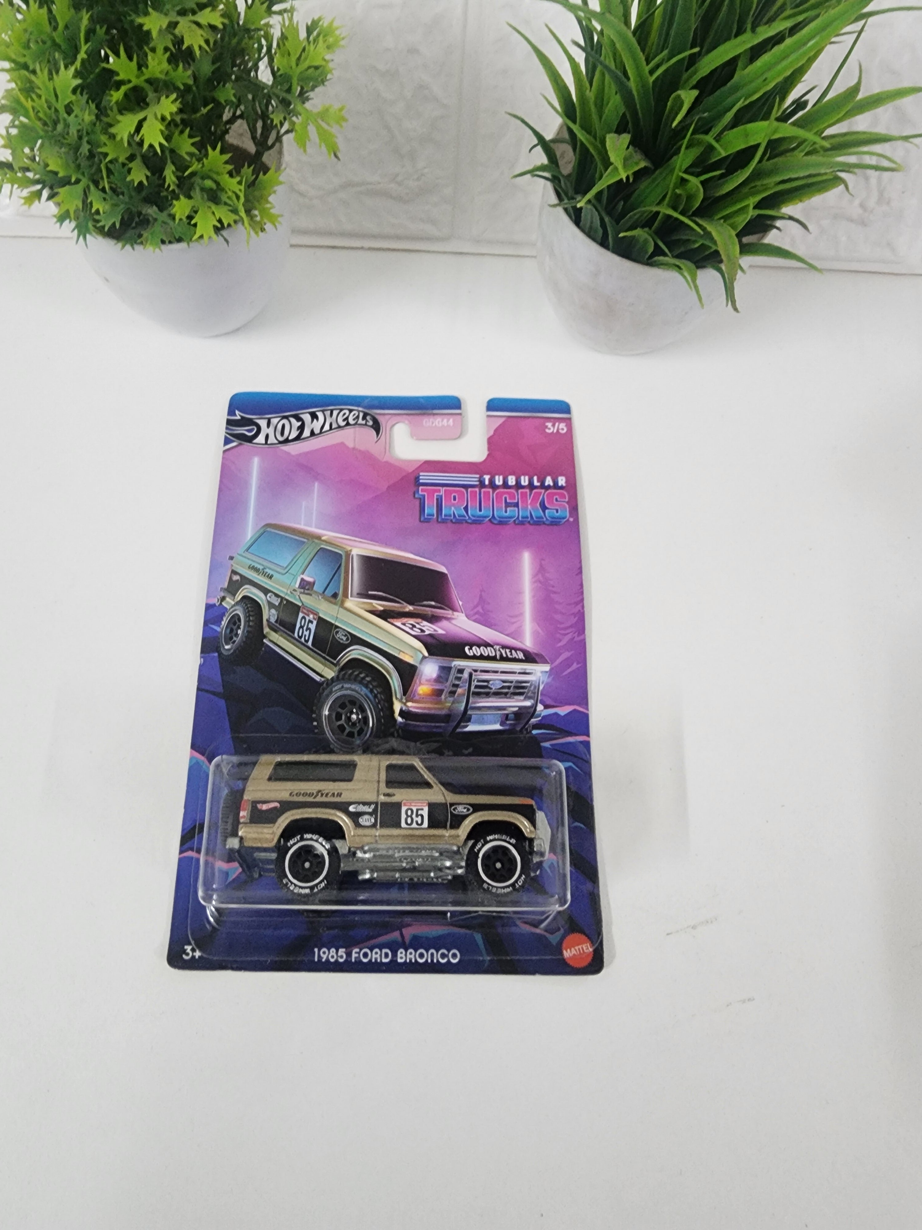 Tubular Truck Hot Wheels