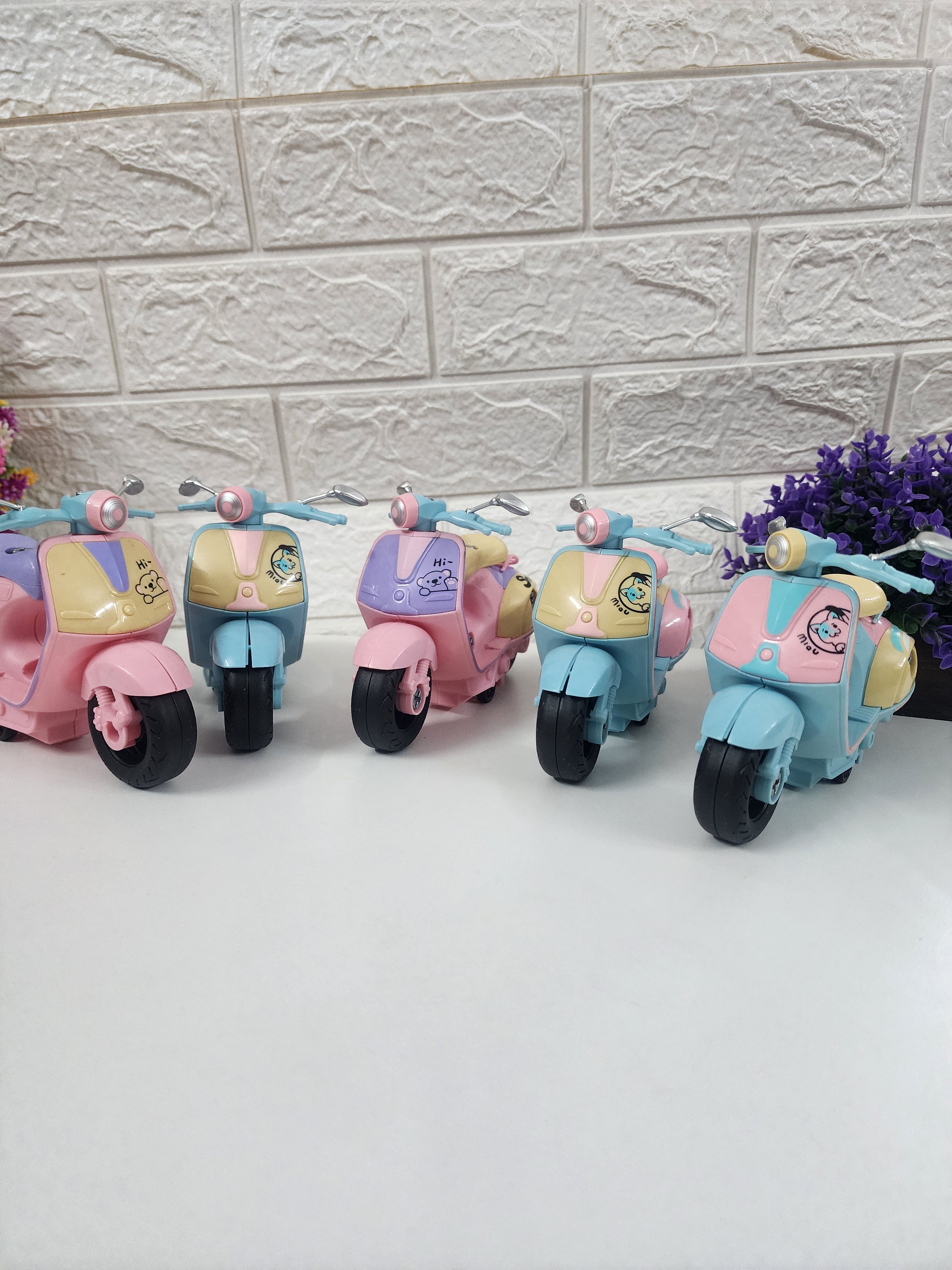 Cute Mini Scooter Toy 🛵💗