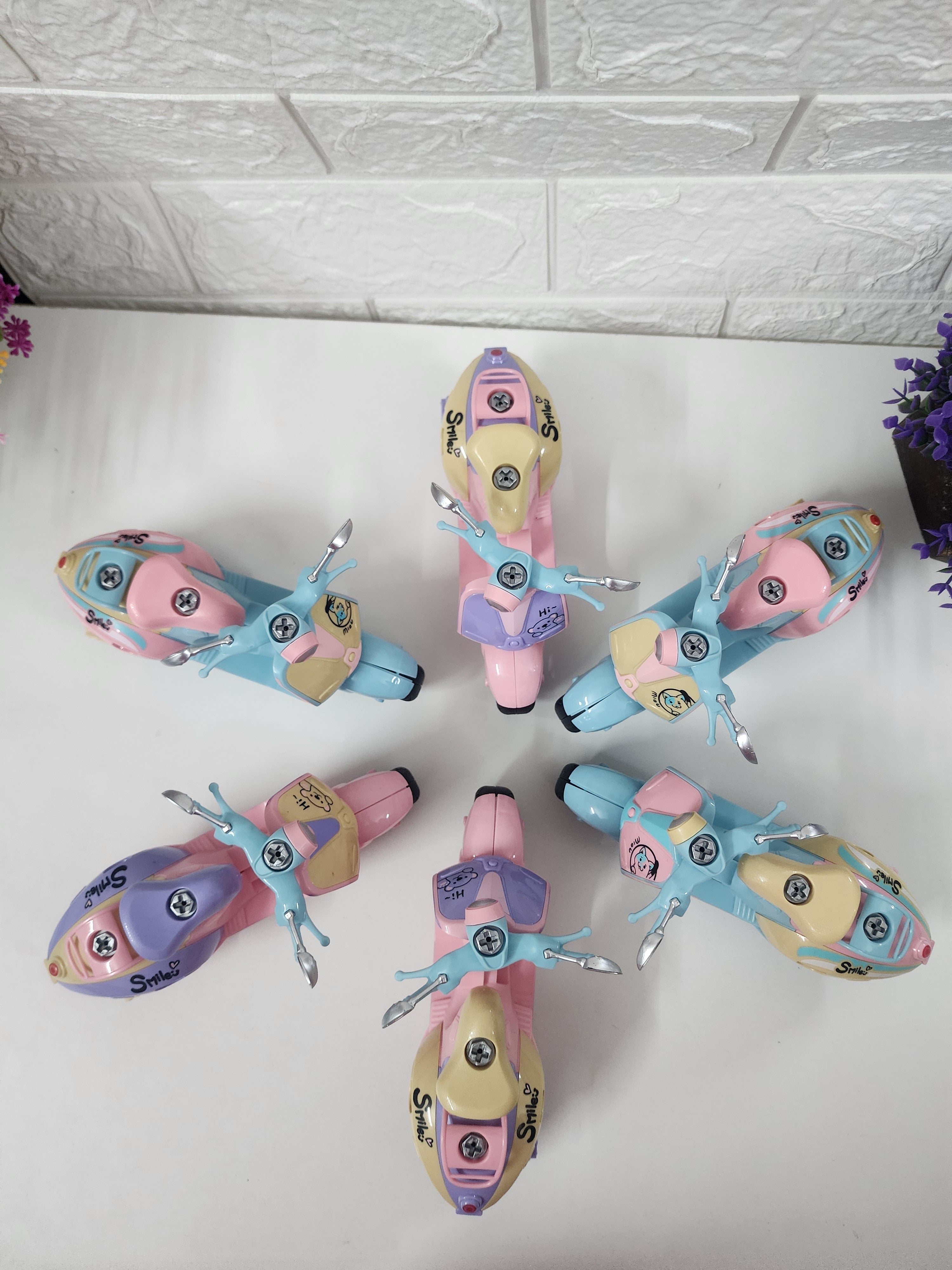 Cute Mini Scooter Toy 🛵💗