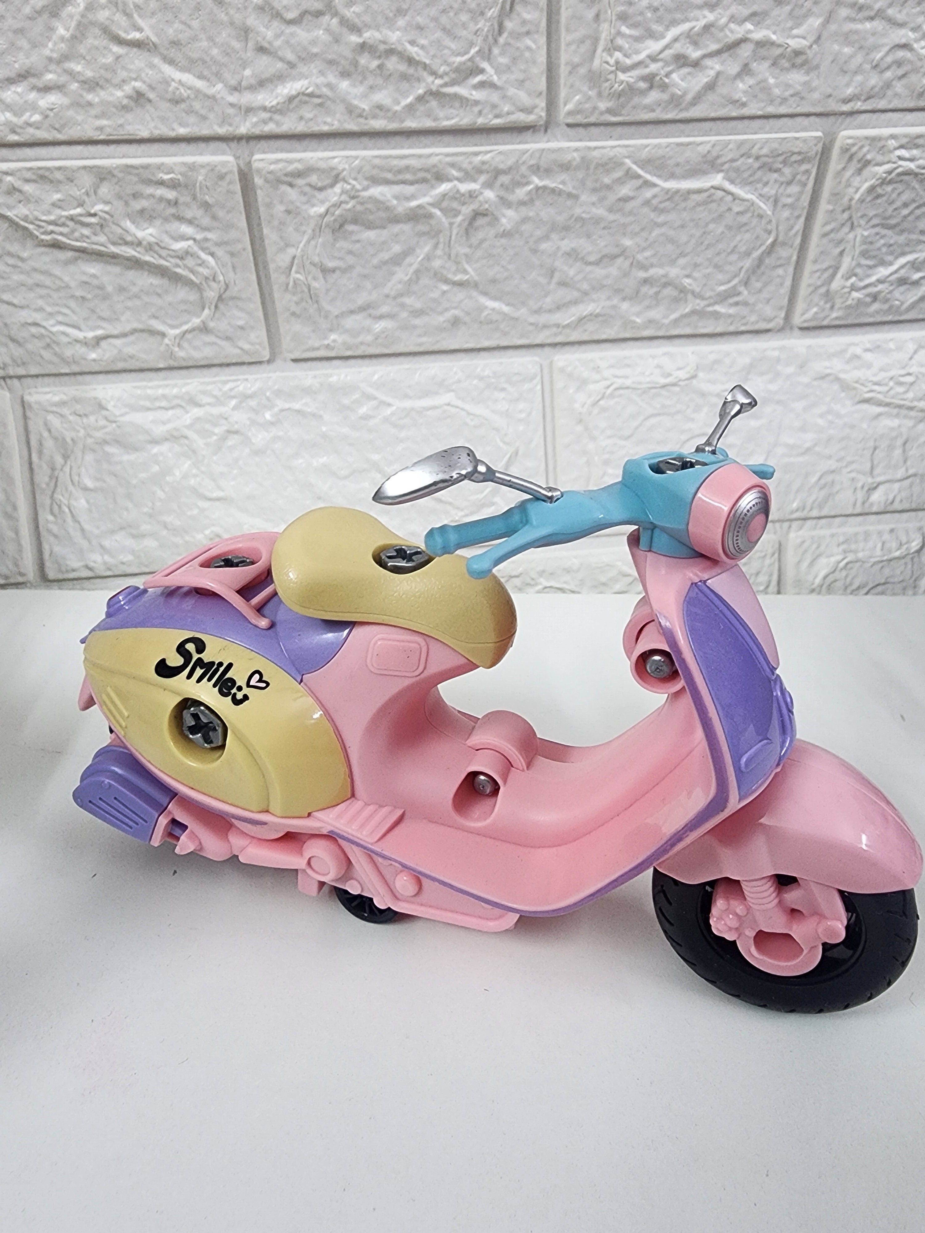 Cute Mini Scooter Toy 🛵💗