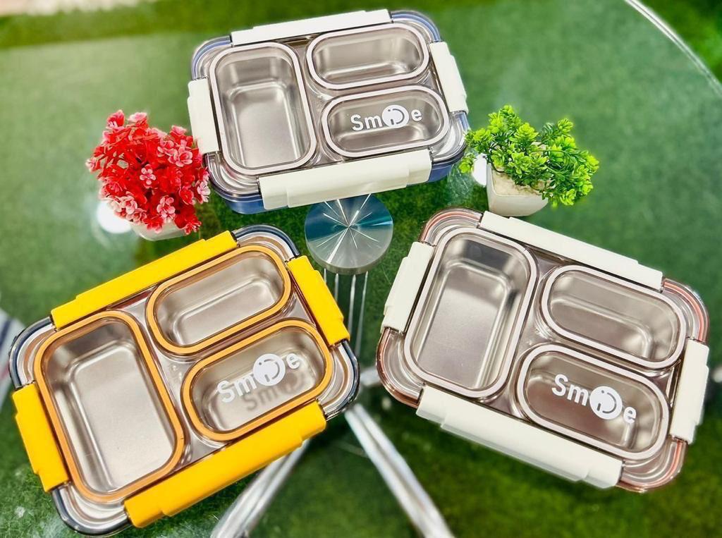 Three grid Bento lunch Box(💯 Leakproof) LB: 2559
