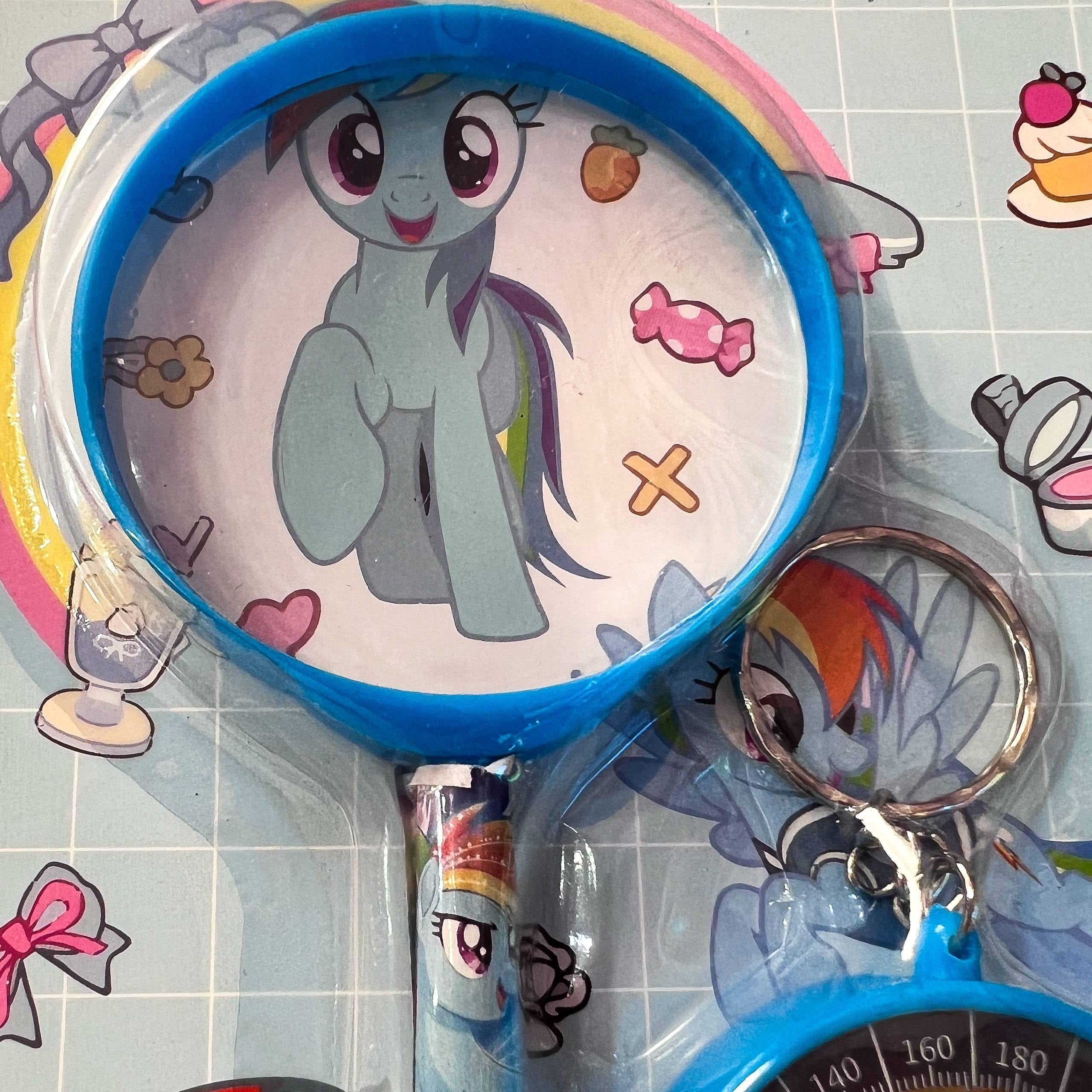 Magnifying Glass Compass 🔎 🧭